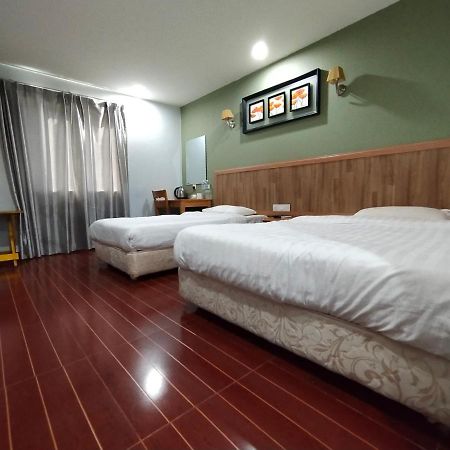 Oyo 90248 Kapitan Inn Bintulu Exterior foto