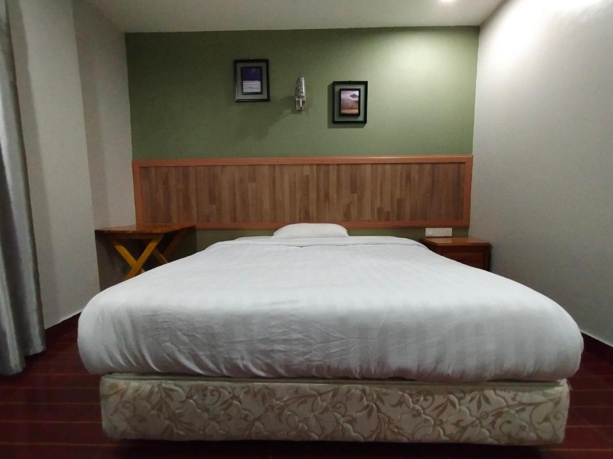 Oyo 90248 Kapitan Inn Bintulu Exterior foto
