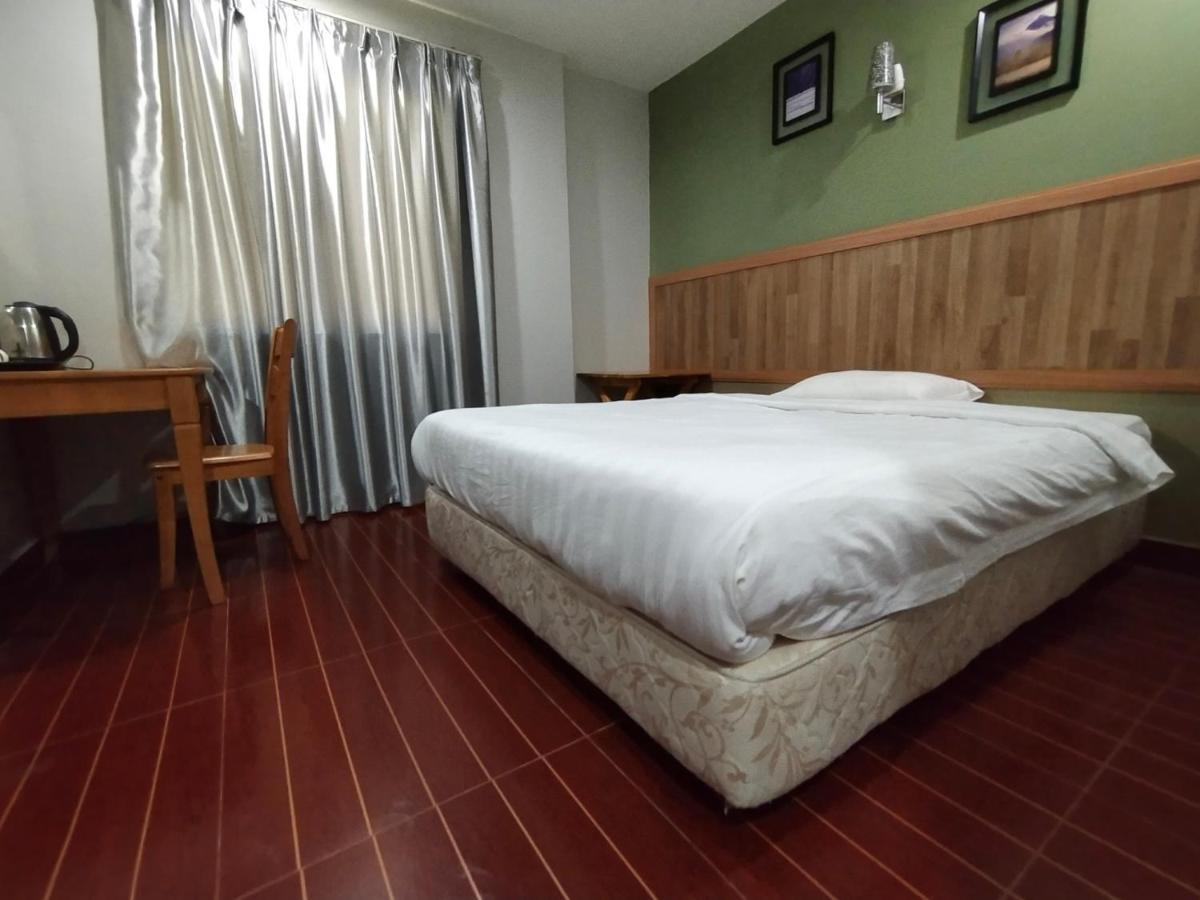 Oyo 90248 Kapitan Inn Bintulu Exterior foto